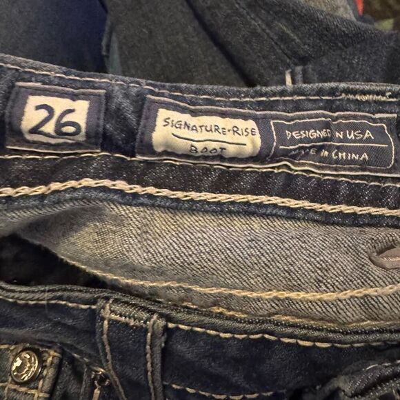 Miss Me Signature Bootcut low rise embellished flap pocket Jeans Size 26 - Picture 5 of 8